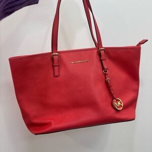 Michael Kors Jet Set Tote